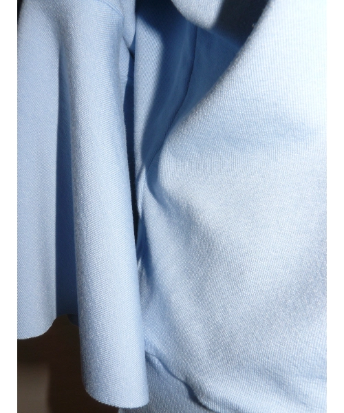 Bluzeczka typu kimono z marszczonym rękawem - błękitna